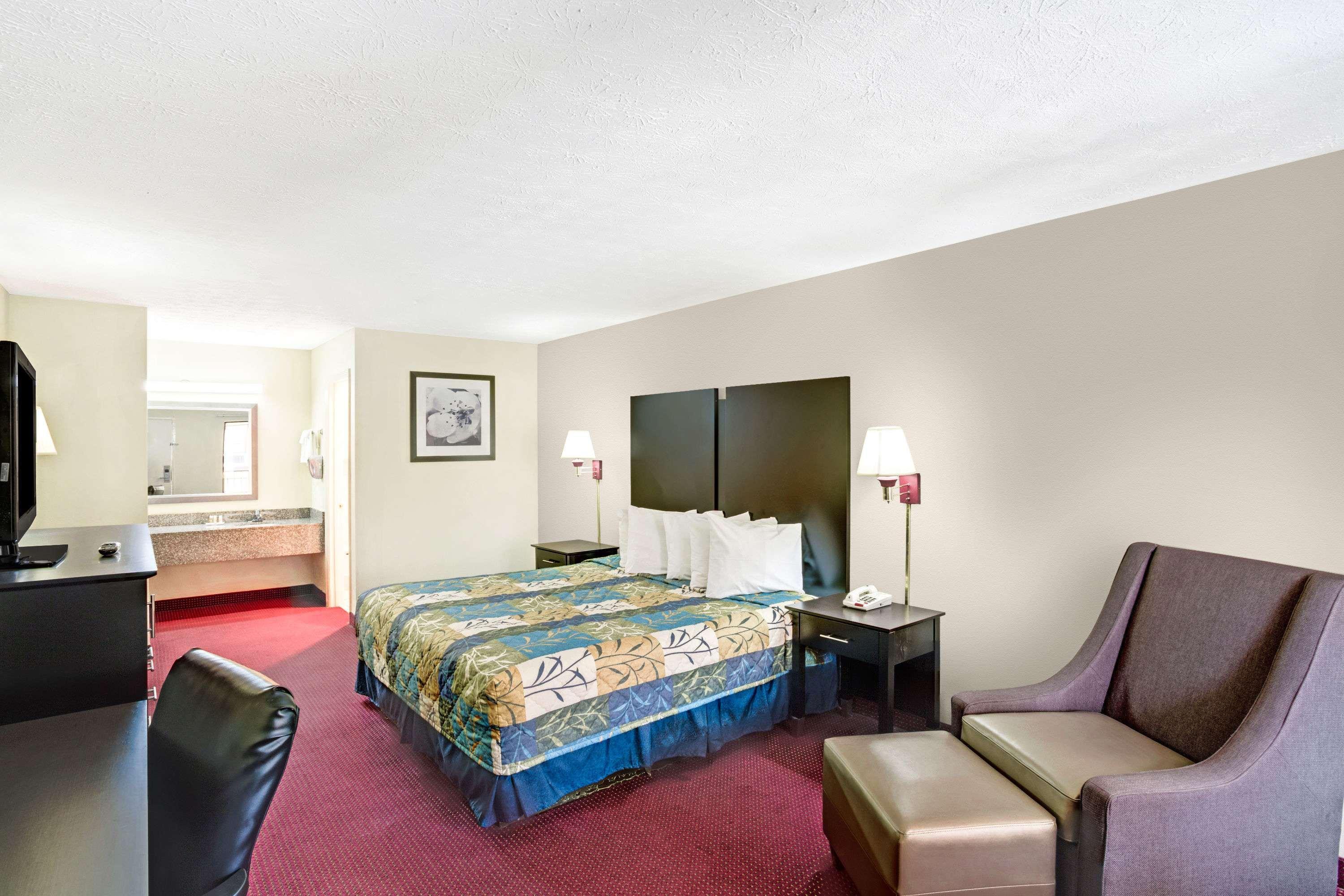 Days Inn By Wyndham Douglasville-Atlanta-Fairburn Road Esterno foto