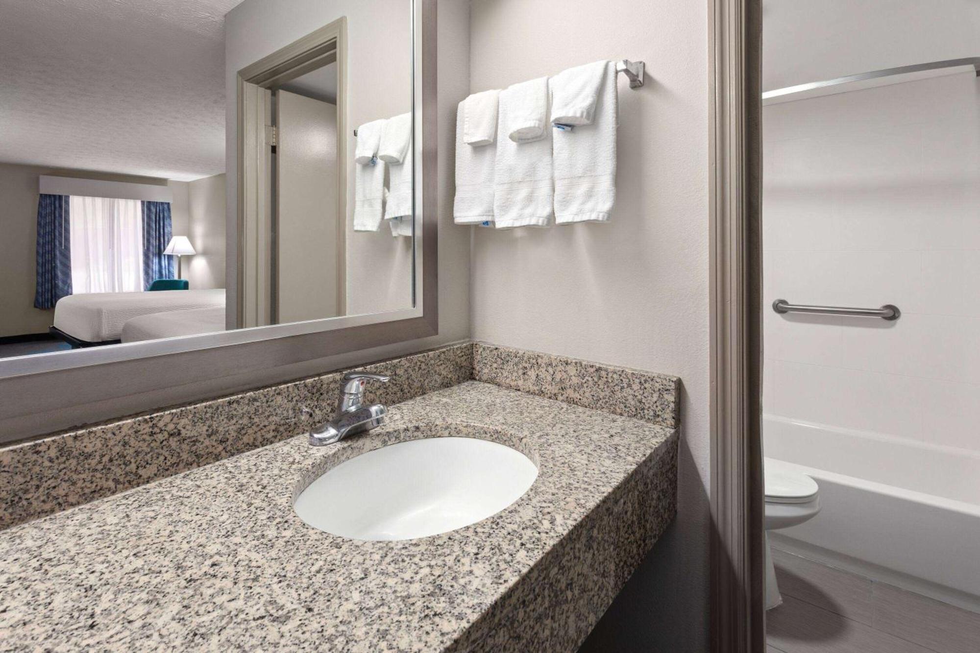 Days Inn By Wyndham Douglasville-Atlanta-Fairburn Road Esterno foto